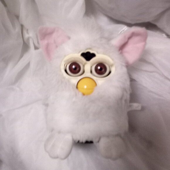 1998 Original White FURBY "Snowball" by Tiger Electronics *Works* Collectible - Picture 1 of 12